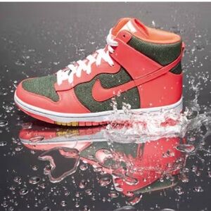 Maharam x Nike Women’s Dunk High Skinny Premium 'Seaweed Solar Red' size 7.5